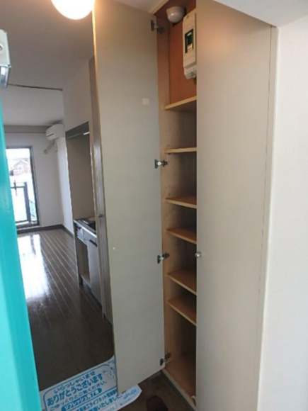 エルハイツ成増Ｅ棟の玄関