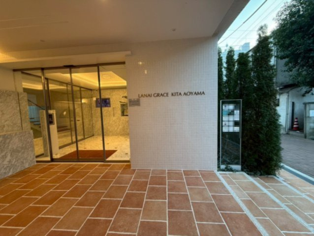 ラナイグレース北青山　201のエントランス