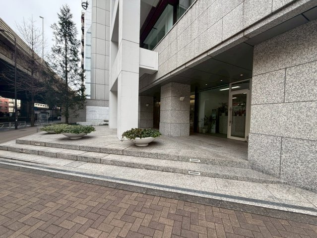 幡ヶ谷プラザビル　8Fのエントランス