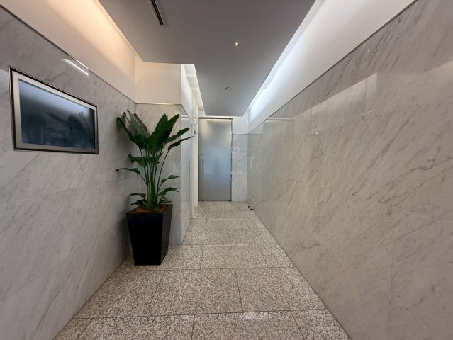 幡ヶ谷プラザビル　8Fのロビー