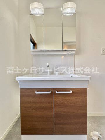 【独立洗面台】 | 豊橋市向草間町字向西 中古戸建て | 使いやすい独立洗面台です