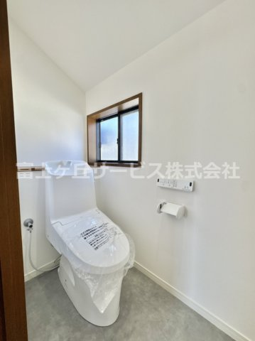 【トイレ】 | 豊橋市向草間町字向西 中古戸建て | コンパクトで使いやすいトイレです