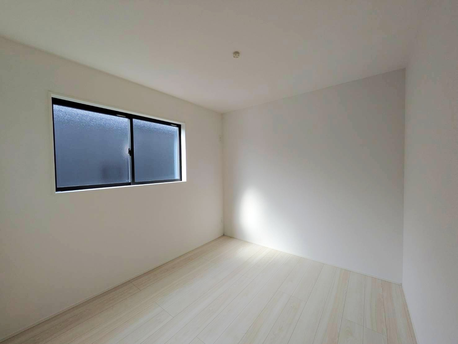 岡山市南区藤田7期①号棟グラファーレの洋室|◆2階中央洋室5.25帖の様子です。