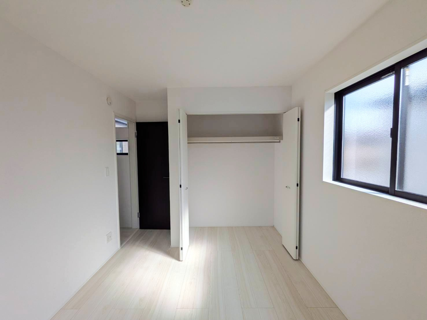 岡山市南区藤田7期①号棟グラファーレの洋室|◆別角度からの2階東洋室5.25帖の様子です。