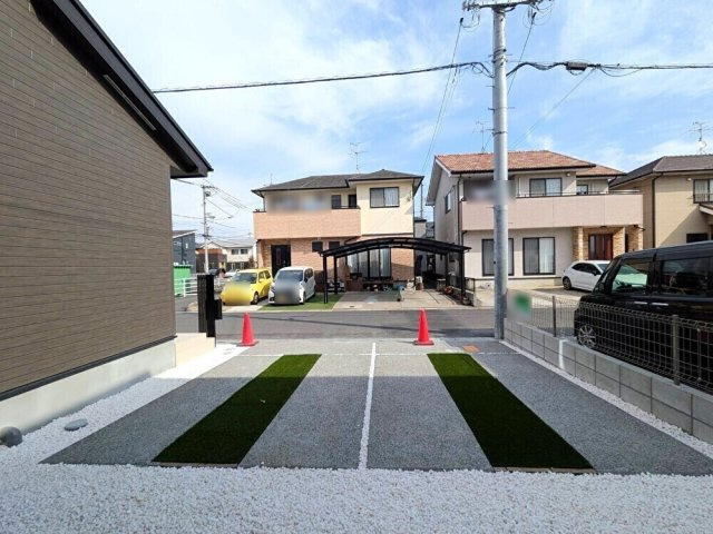 岡山市南区藤田7期①号棟グラファーレの駐車場|◆並列駐車2台分可！前面道路幅員はゆったり６ｍです。