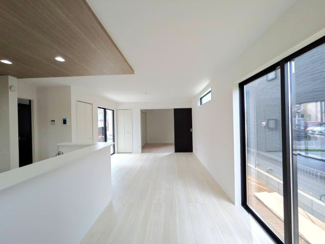 岡山市南区藤田7期①号棟グラファーレの居間・リビング|◆別角度からのLDKの様子です。