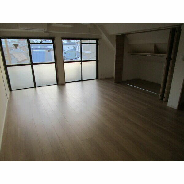 メゾン南大塚(南大塚2丁目)の居間・リビング