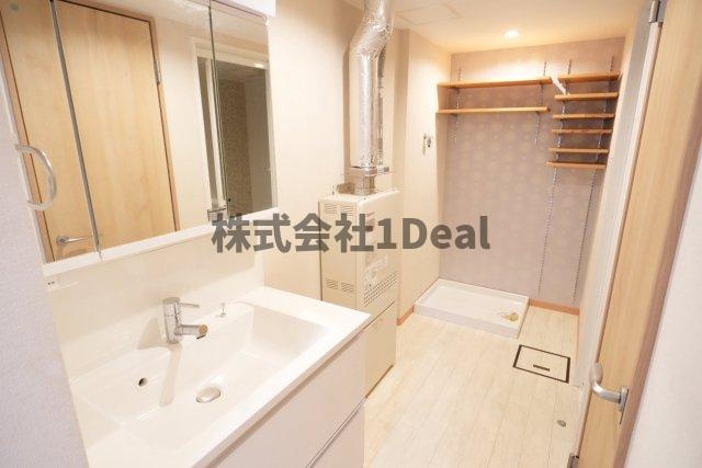 千里緑丘住宅　第参九号棟の独立洗面台