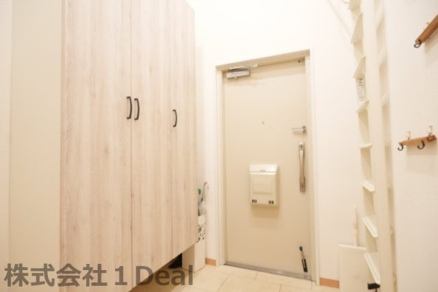 千里緑丘第参九号棟の玄関