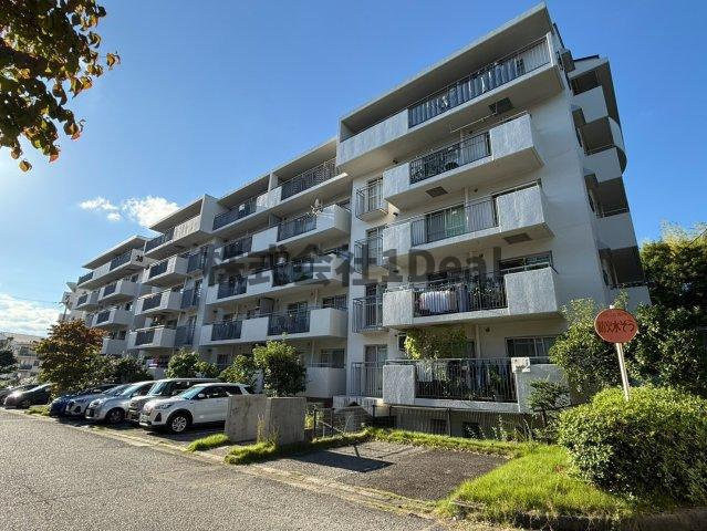 千里緑丘住宅　第参九号棟の外観|詳細は1Deal Estateまで！【072-665-9163】