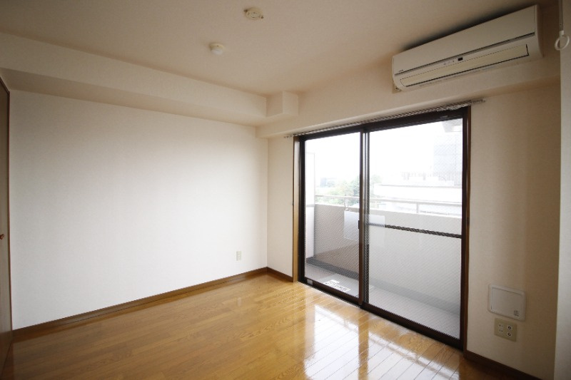 アーバンヒルズの洋室