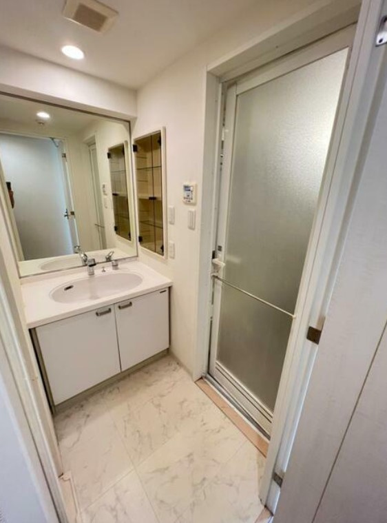 ヴェルデ府中本町ステーションプラザの独立洗面台|※別号室参考写真です