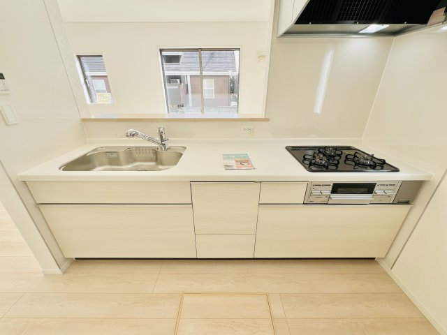 高崎市箕郷町白川のキッチン|人気の対面キッチンで、ご家族との会話も弾みます♪