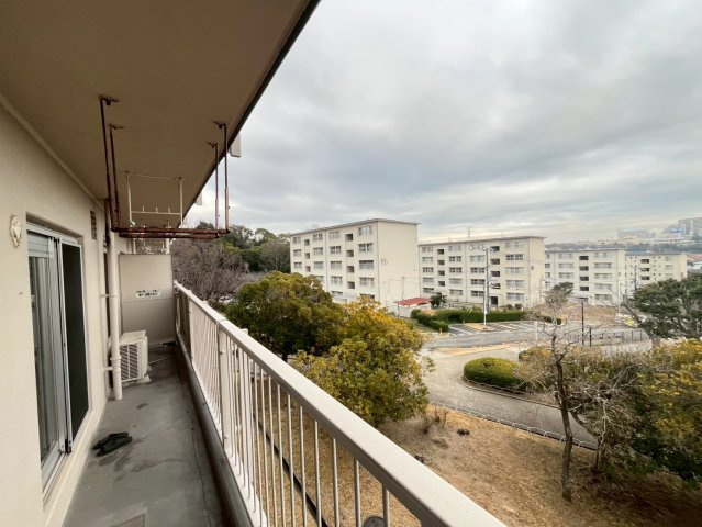 新多聞第2住宅　104号棟のバルコニー