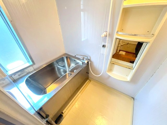 新多聞第2住宅　104号棟の浴室|コンパクトで使いやすいお風呂です