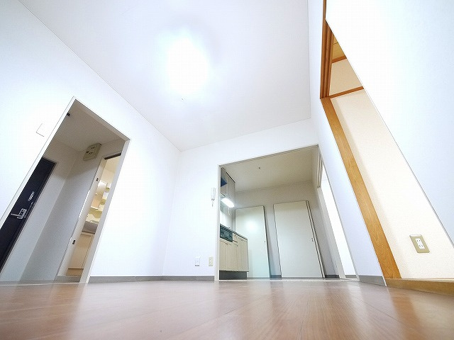 サンモール新大宮の洋室