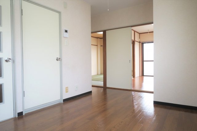 メゾン・アキバの居間・リビング|別室参考写真です。