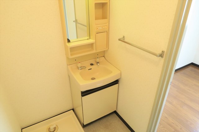 メゾン・アキバの独立洗面台|別室参考写真です。