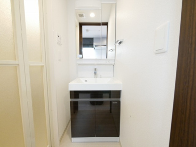 【独立洗面台】 | エステムコート中之島GATEⅡ | 独立洗面台あり、毎朝おしゃれに忙しい女性の方におすすめです
