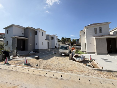 【前面道路含む現地写真】 | うるま市栄野比（全4棟）C号棟 | ※協定道路♪