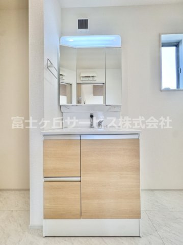【独立洗面台】 | 湖西市新居町新居 16期 新築一戸建て 2号棟  | 独立洗面台、朝の身支度には欠かせません