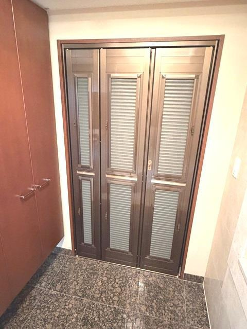 デ・リードヴィンテージ芦屋川山手光風館の玄関