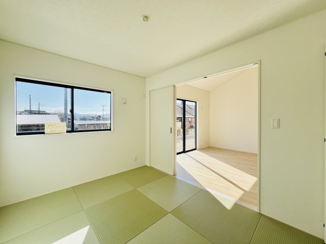 高崎市箕郷町白川の和室|リビングに隣接する和室は、キッズスペースや家事スペースとしても♪