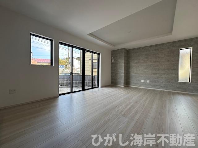 藤沢市片瀬４丁目　新築戸建　全２棟のダイニング|19帖　床暖房付LDK