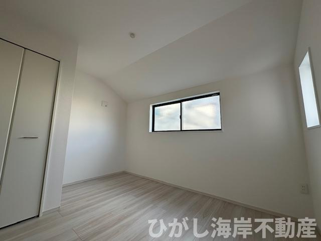 藤沢市片瀬４丁目　新築戸建　全２棟の内装|6帖　洋室