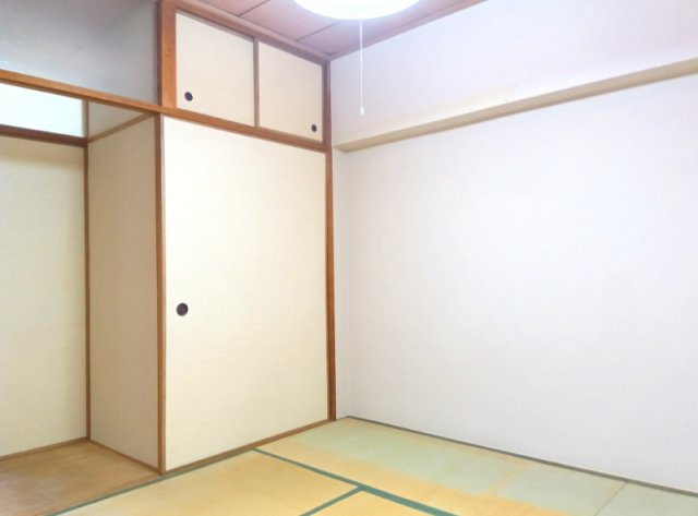 ローレルハイツ宝塚壱号棟の和室|趣のある和室です