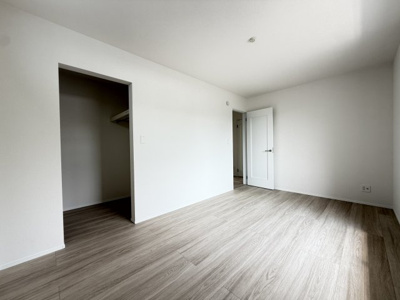 【洋室】 | うるま市栄野比（全4棟）D号棟 | ※同仕様写真です