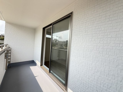 【バルコニー】 | うるま市栄野比（全4棟）D号棟 | ※同仕様写真です