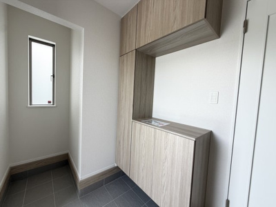 【前面道路含む現地写真】 | うるま市栄野比（全4棟）D号棟 | ※南東側4m♪