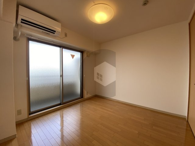 セレブ布施東の居間・リビング