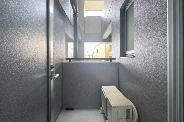 志木北野のバルコニー|サービスバルコニーつきで、心も体もリフレッシュできる心地よいひとときを。