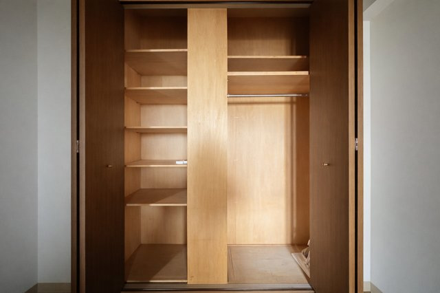志木北野の収納|暮らしにぴったり合うサイズと配置で設計された収納スペースは、住まいの使いやすさを徹底的に追求。毎日の片付けがスムーズになり、ストレスを大幅に軽減してくれます。快適な暮らしを支える頼もしい存在です。