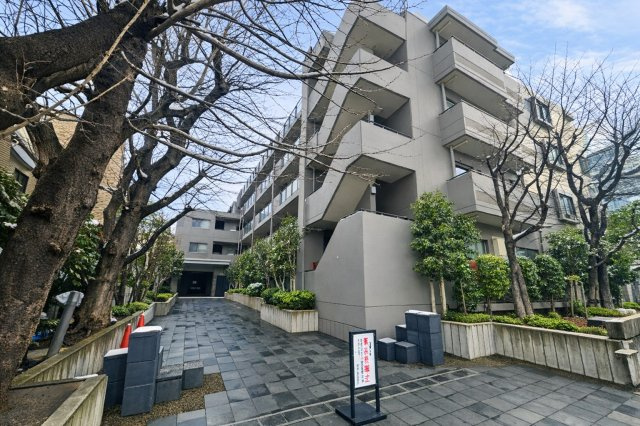 志木北野の外観|静かな存在感を放つ外観が、上質な暮らしの舞台を予感させます。