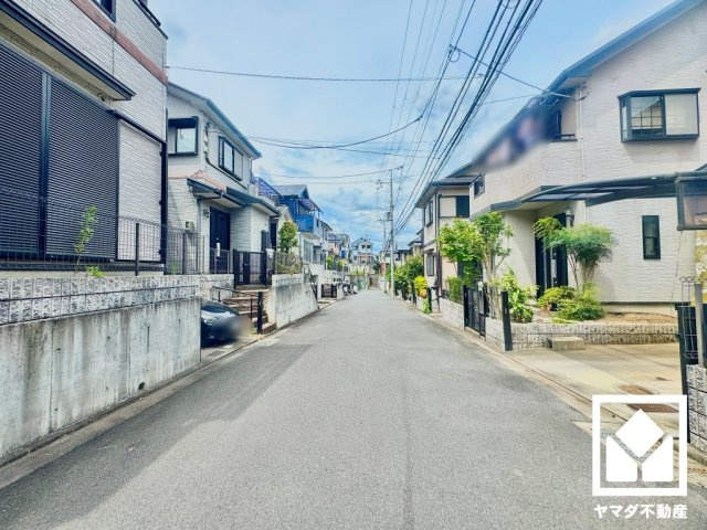 京田辺市薪西山の前面道路含む現地写真