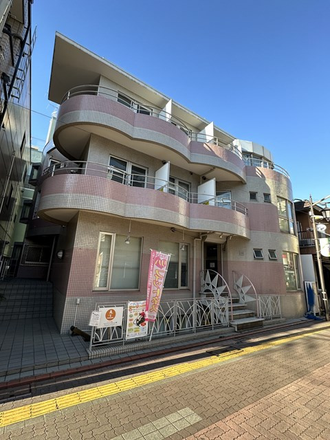 イーストビルの外観