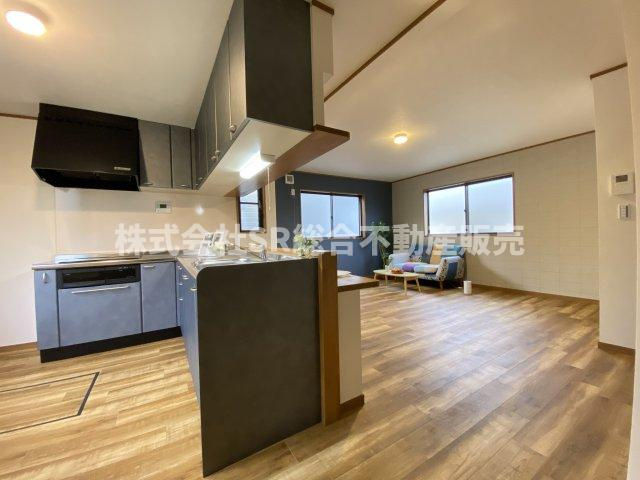 東石切町4丁目中古戸建の居間・リビング|2Fリビングは16.2帖♪ご家族でゆったりとお過ごしいただけます！