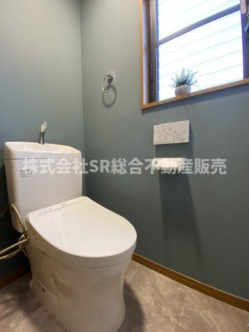 東石切町4丁目中古戸建のトイレ|温水洗浄便座もございます♪
