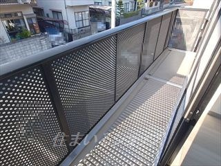 広島市安佐北区口田南９丁目のアパートのバルコニー