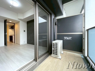 【バルコニー】 | ディアレイシャス名古屋太閤通 | 暖かな日差しのふりそそぐバルコニー