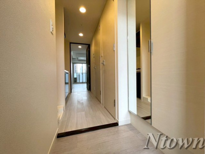 【玄関】 | ディアレイシャス名古屋太閤通 | 明るい玄関です