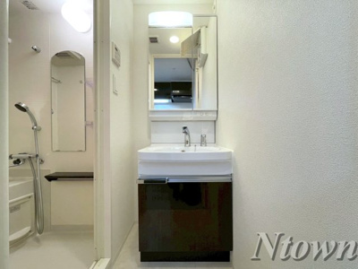 【独立洗面台】 | ディアレイシャス名古屋太閤通 | 朝の身支度には欠かせない独立洗面化粧台