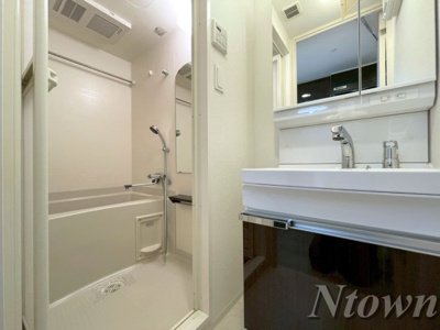 【洗面所】 | ディアレイシャス名古屋太閤通 | 広い洗面スペース