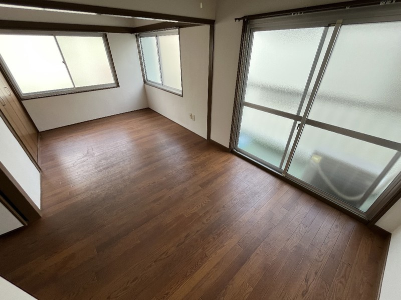 泉マンションの居間・リビング