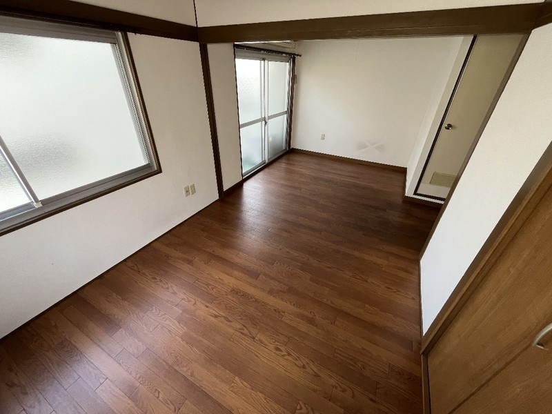 泉マンションの居間・リビング