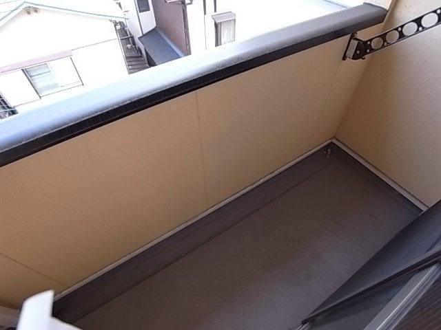 グランドオークＫＯＢＥ北野のバルコニー
