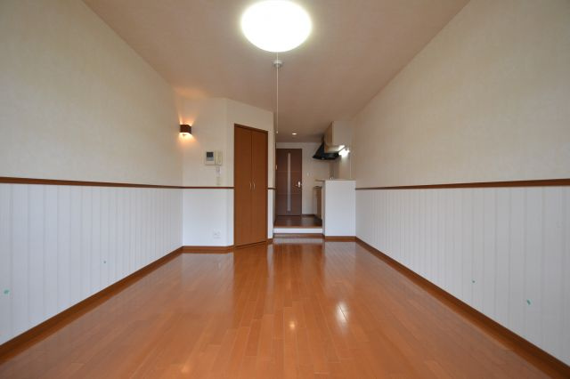 グランドオークＫＯＢＥ北野の居間・リビング